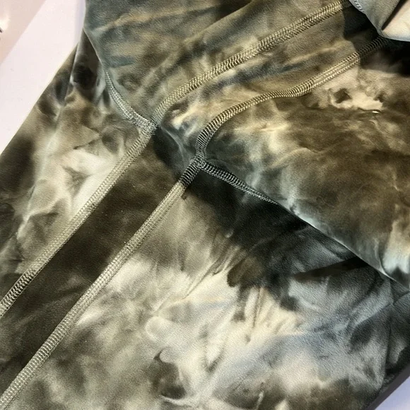 NWT Lululemon 28" Align HR Pants Diamond Dye Light Sage Army Green Dark Olive 8 - Picture 11 of 12